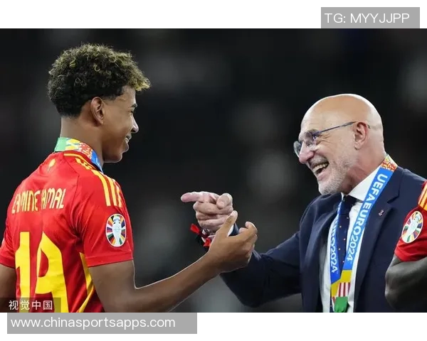 亚马尔边路突破如入无人之境门德斯10秒内遭遇双重过人考验 亚马尔边路突破如入无人之境门德斯10秒内遭遇双重过人考验