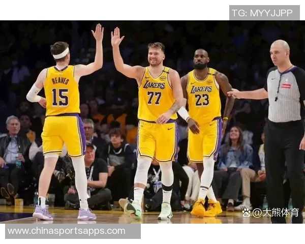 拓记:战胜勇士证明我们实力不容小觑对阵缺少东契奇的湖人值得期待 拓记:战胜勇士证明我们实力不容小觑对阵缺少东契奇的湖人值得期待