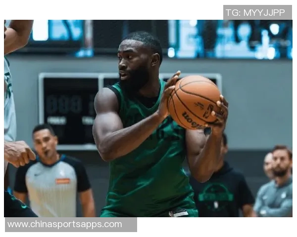 左腿筋紧张导致退赛马祖拉尚未收到完整伤情报告杰伦布朗表示他状态良好