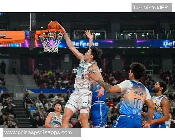 杨瀚森在比赛中表现出色罗威伤愈前他将迎来更多出场机会