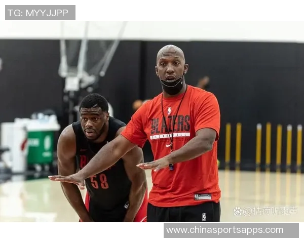 杨瀚森在对手突破时如陷泥潭提升移动速度是他亟需解决的问题