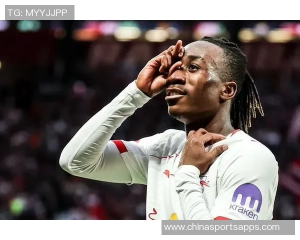 切尔西官方宣布签下谢周三17岁左后卫伊萨阿拉奥助力球队未来发展